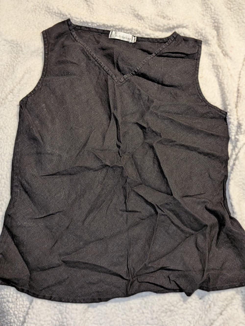 cut loose Black V-Neck Sleeveless Top